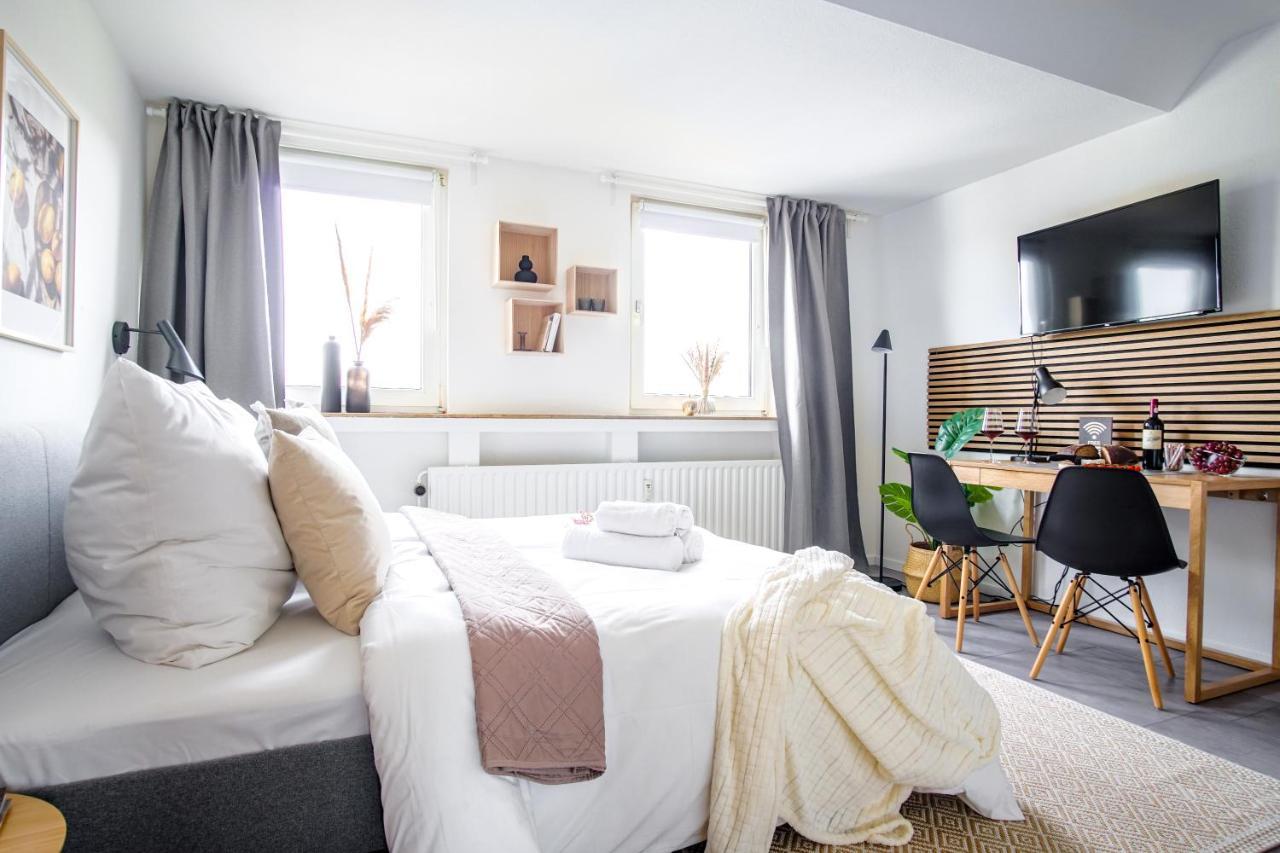 Homefy Studio Sky - Free Parking - Elevator - Desk - Netflix エッセン エクステリア 写真